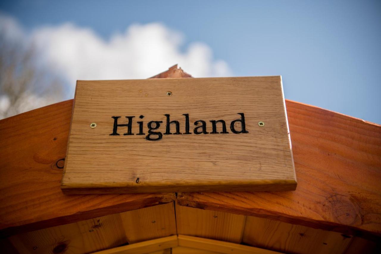 Highland & Transylvania Glamping Pods Roybridge Exterior foto